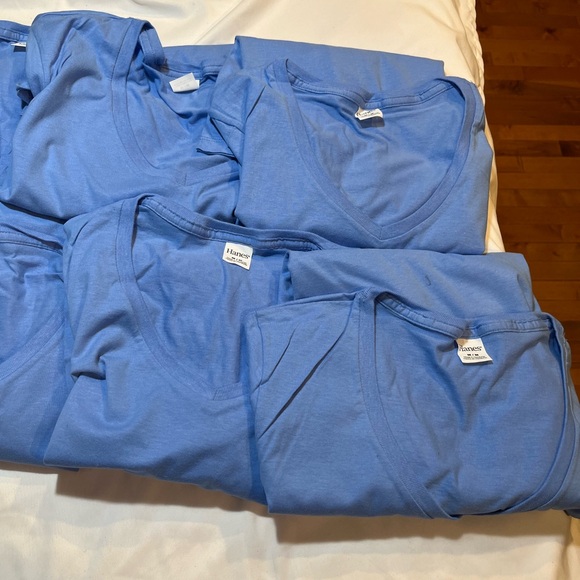 Womens Hanes light blue t shirts size medium a bundle of (8) - Picture 9 of 13
